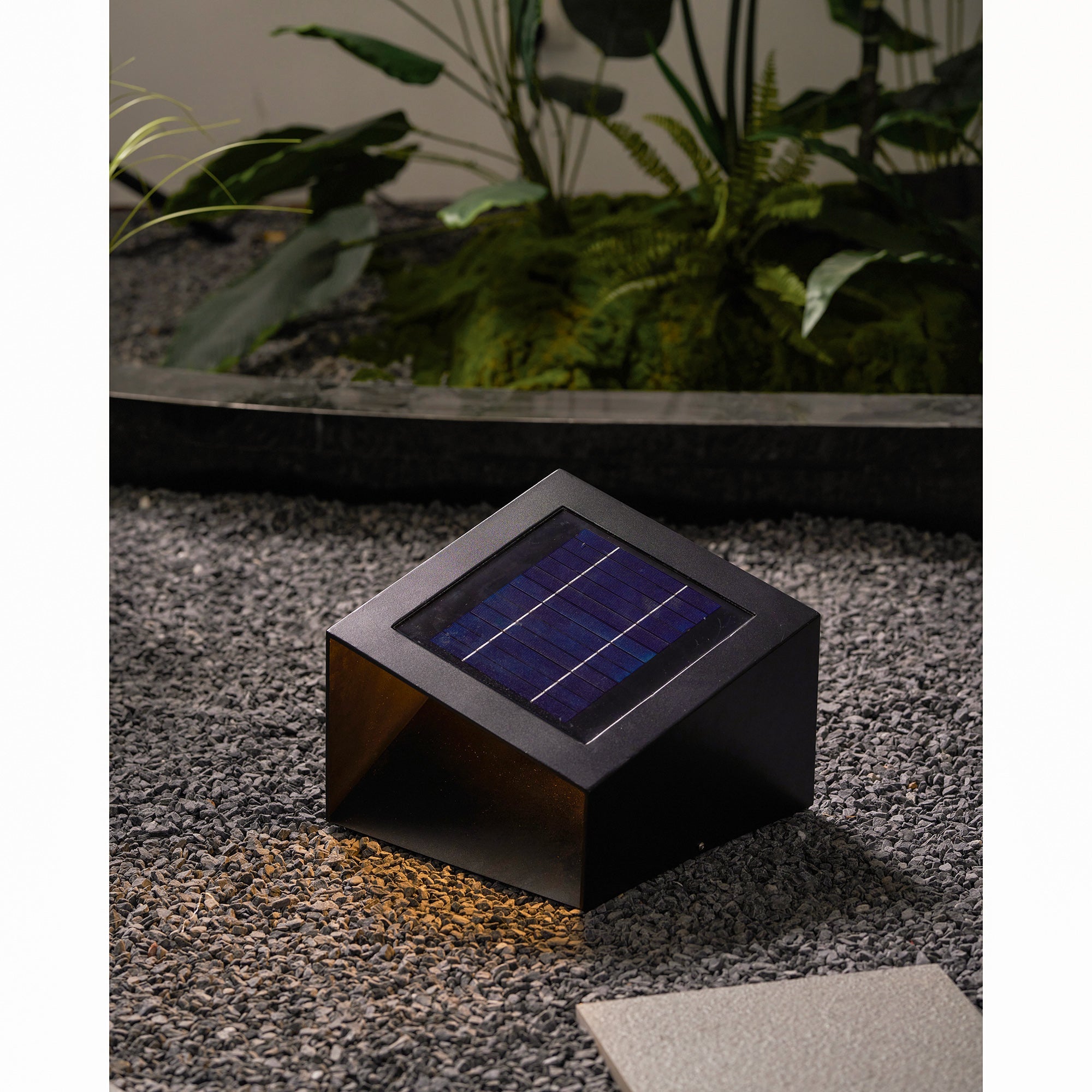 Nox Cube Solar Outdoor Light