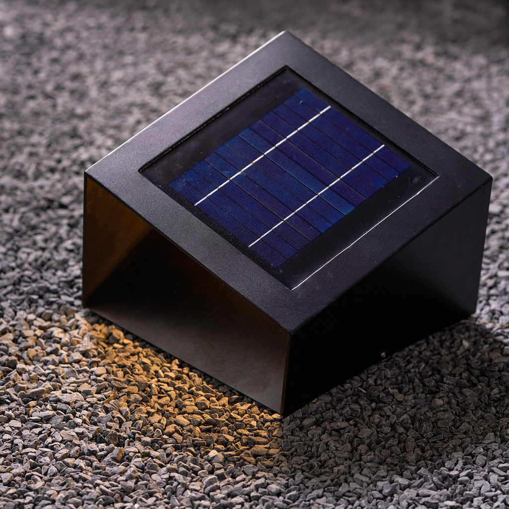 Nox Cube Solar Outdoor Light