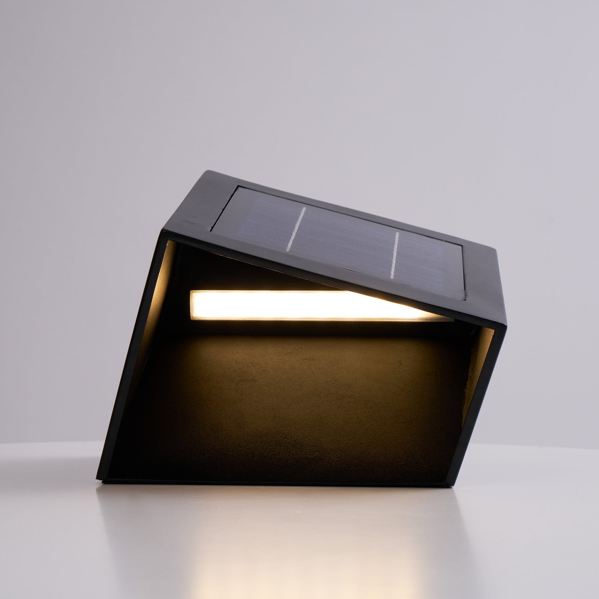 Nox Cube Solar Outdoor Light