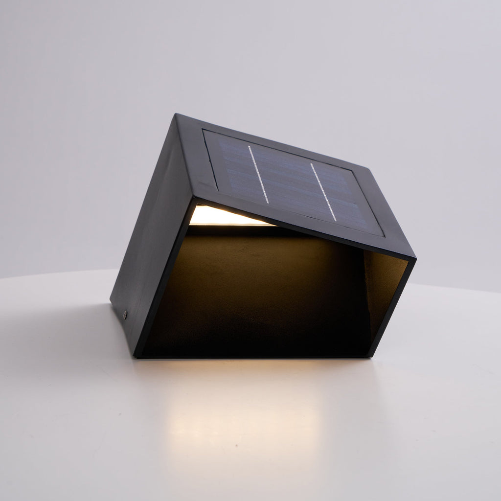 Nox Cube Solar Outdoor Light
