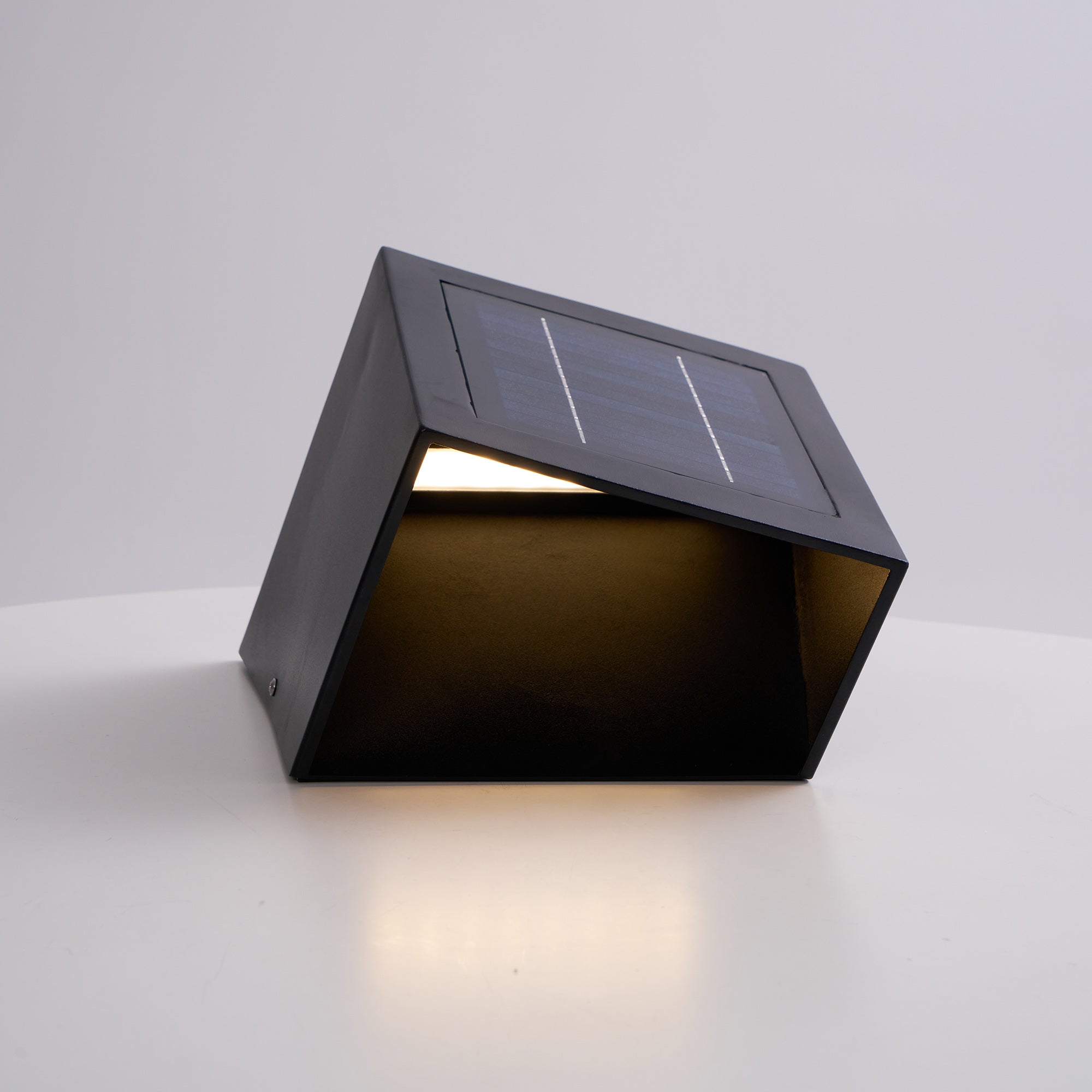 Nox Cube Solar Outdoor Light