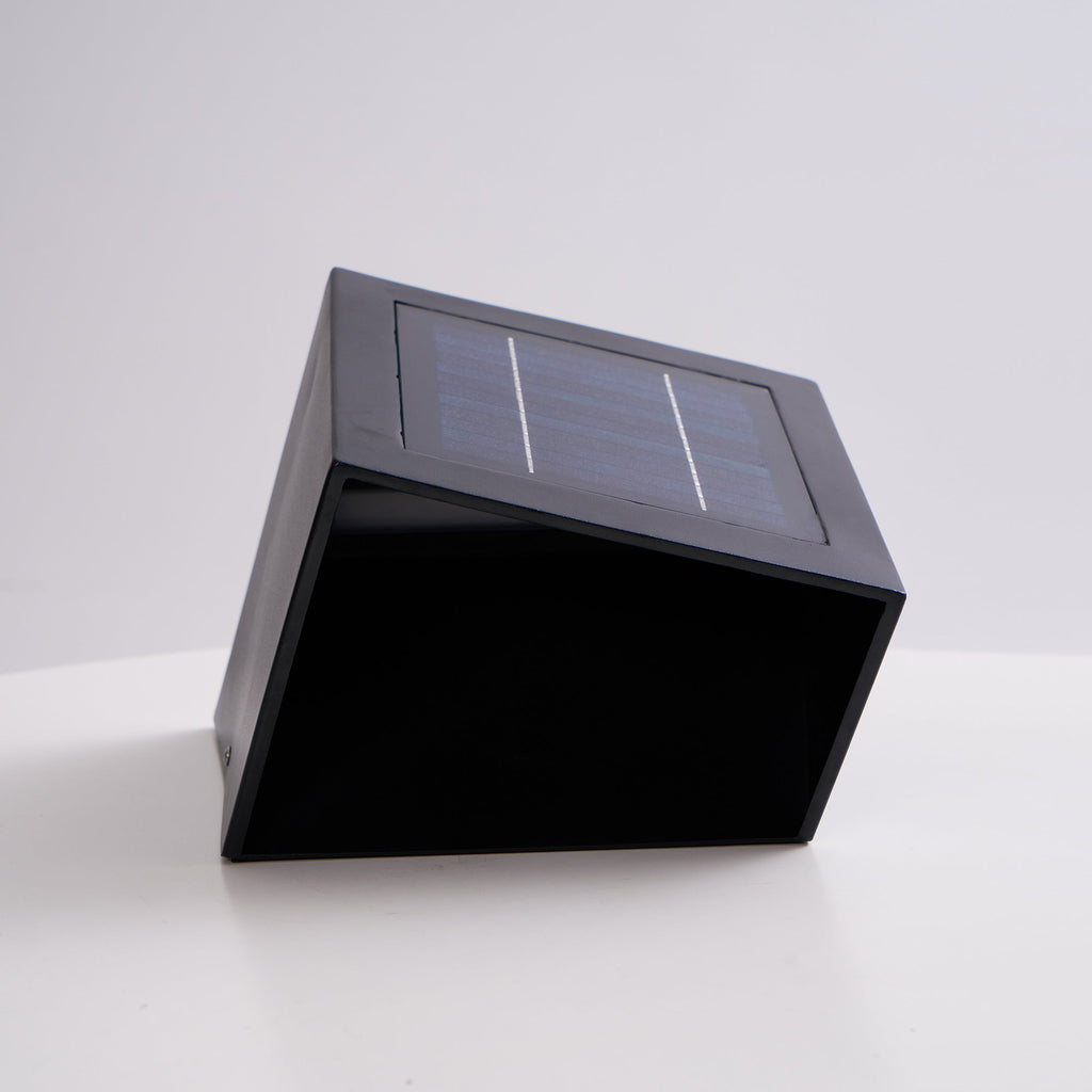 Nox Cube Solar Outdoor Light