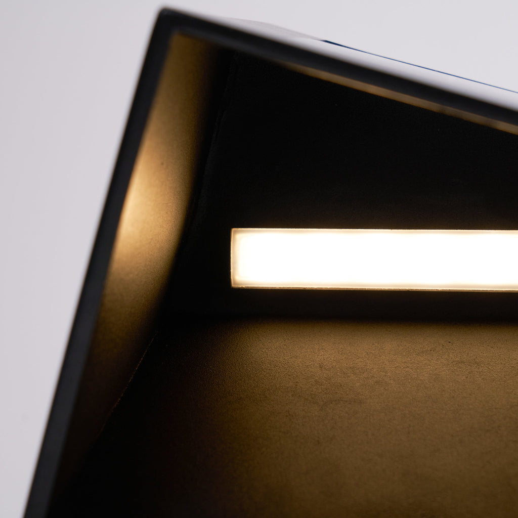 Nox Cube Solar Outdoor Light