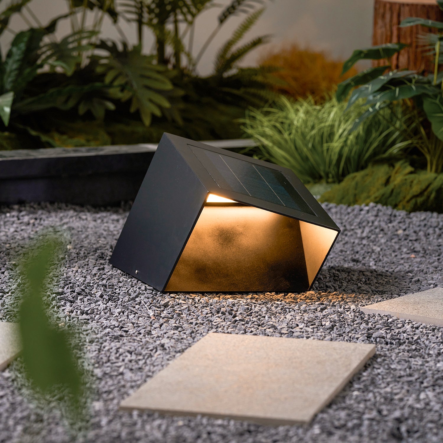 Nox Cube Solar Outdoor Light