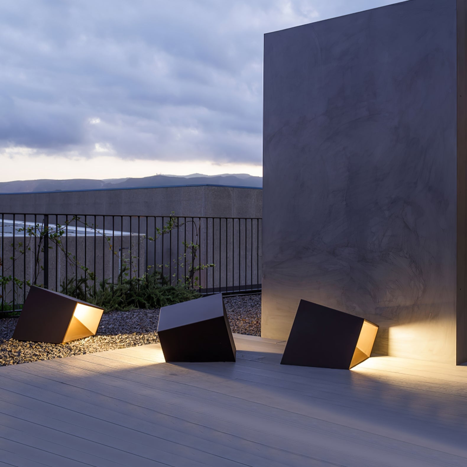 Nox Cube Solar Outdoor Light