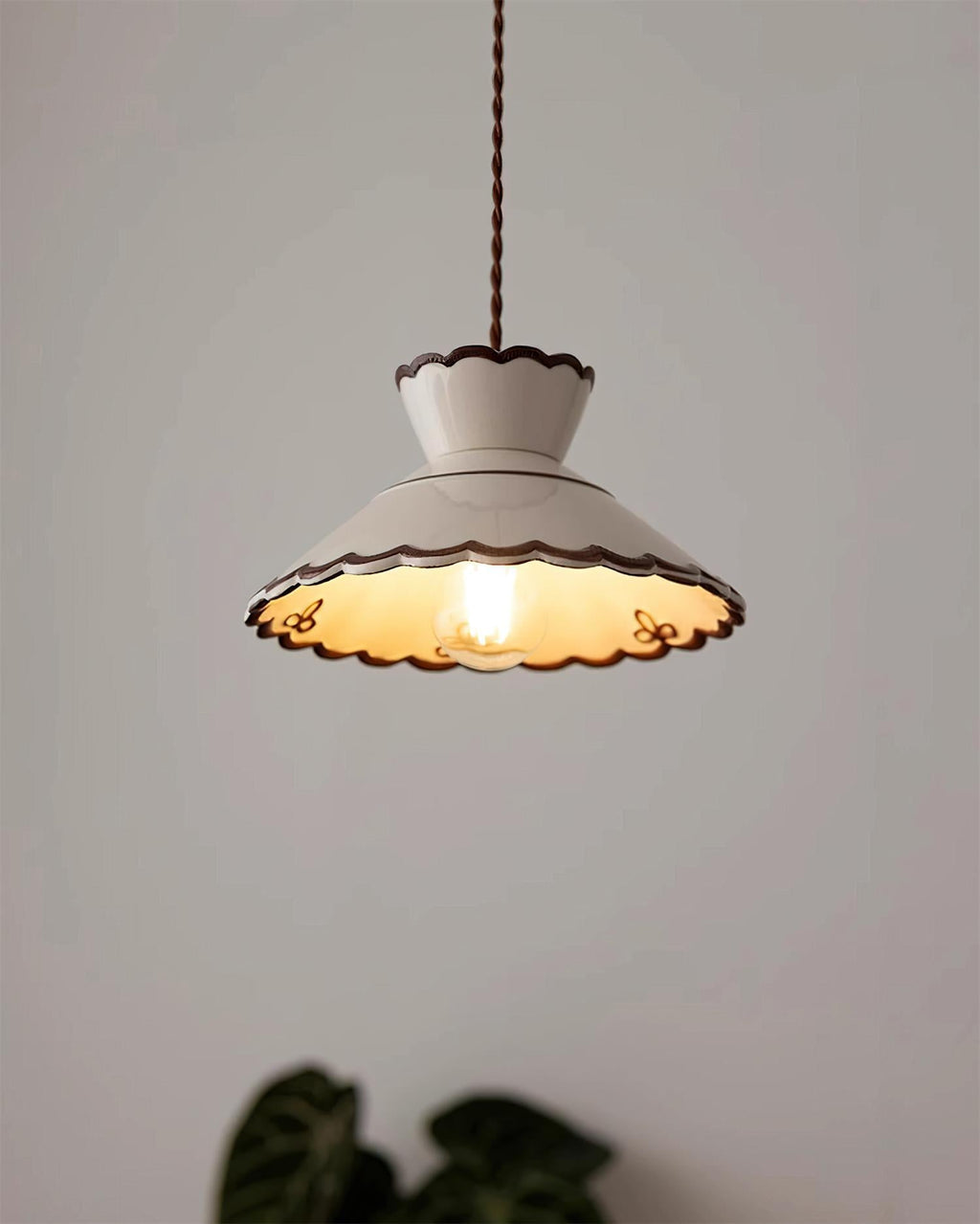Festonia Ceramic Pendant Light