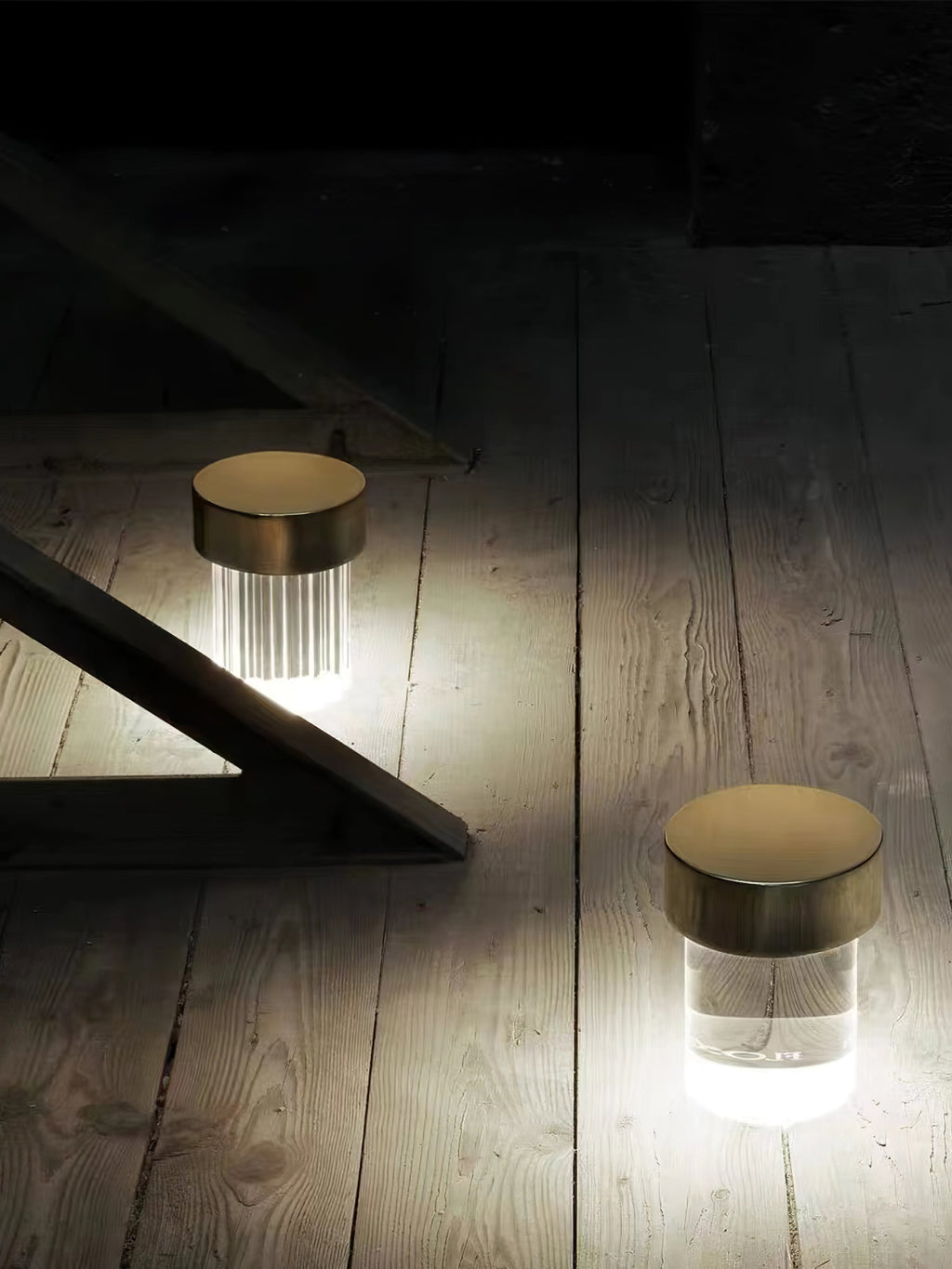 Vanta Glass Cylinder Table Lamp