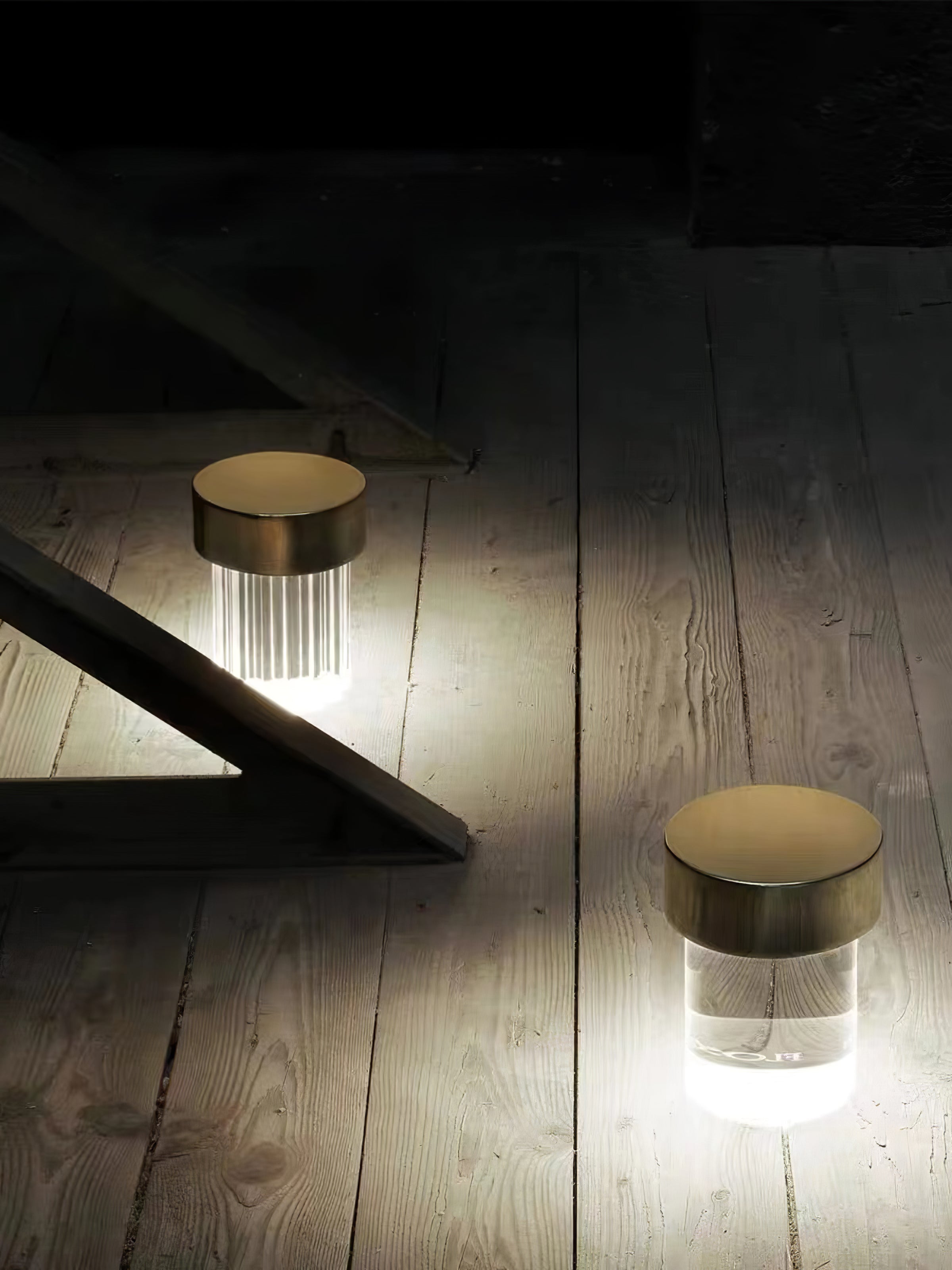 Vanta Glass Cylinder Table Lamp