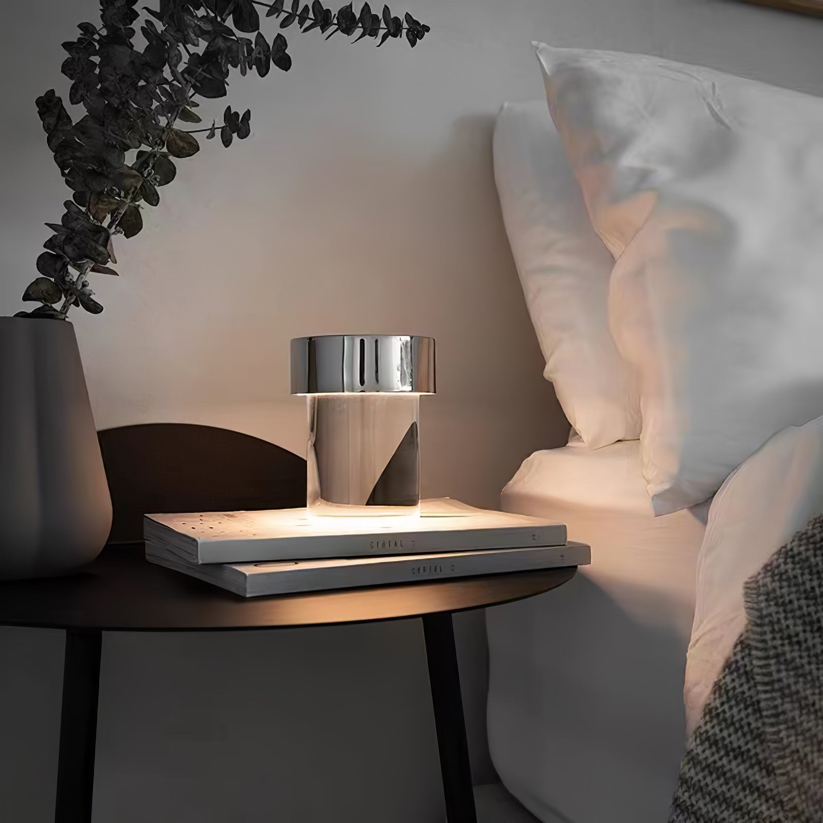 Vanta Glass Cylinder Table Lamp