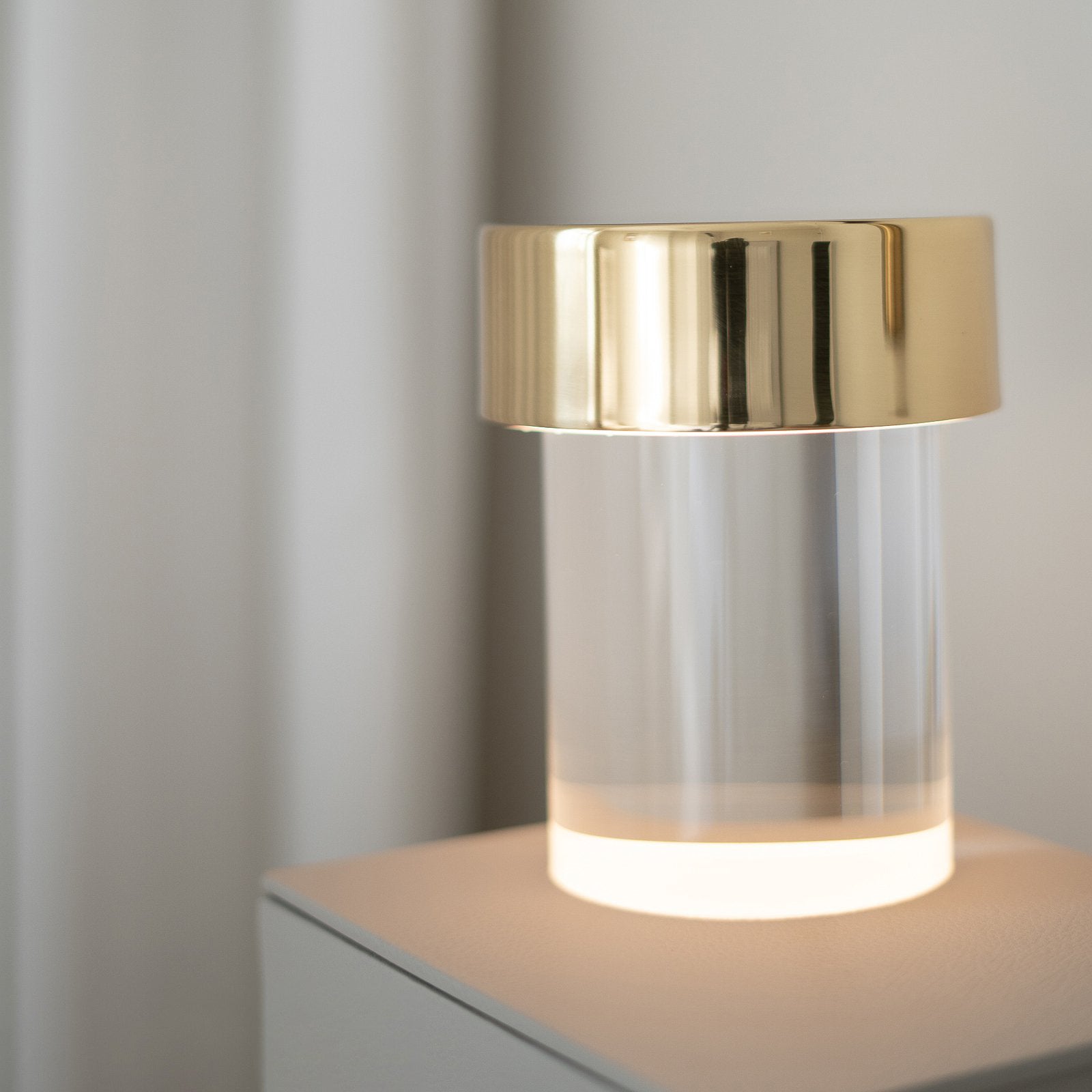 Vanta Glass Cylinder Table Lamp