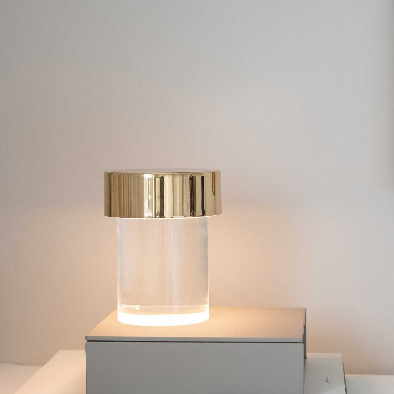 Vanta Glass Cylinder Table Lamp