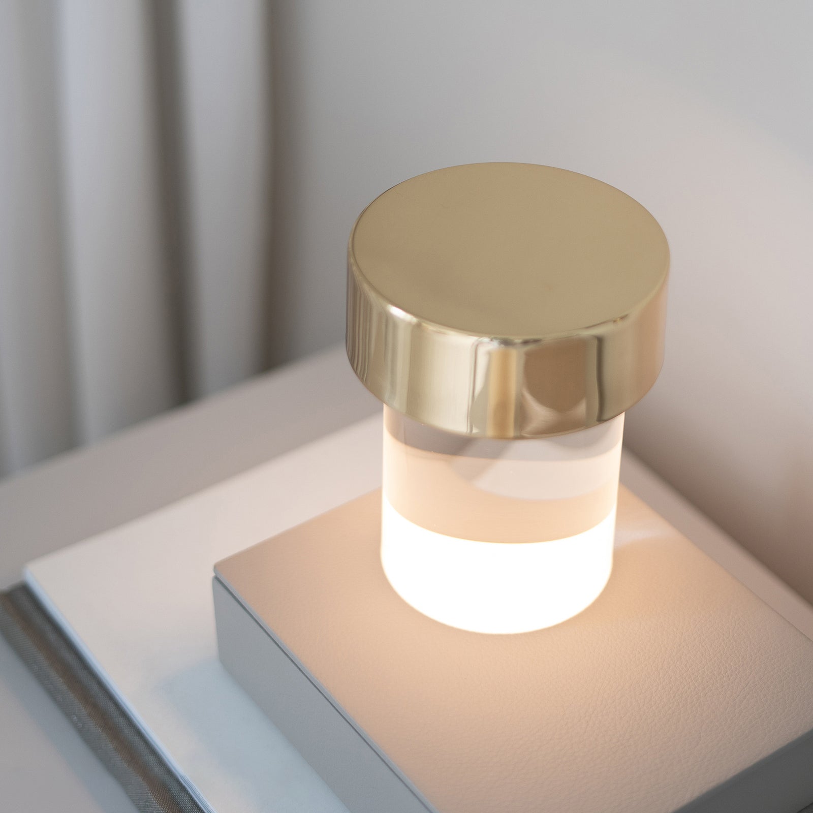 Vanta Glass Cylinder Table Lamp