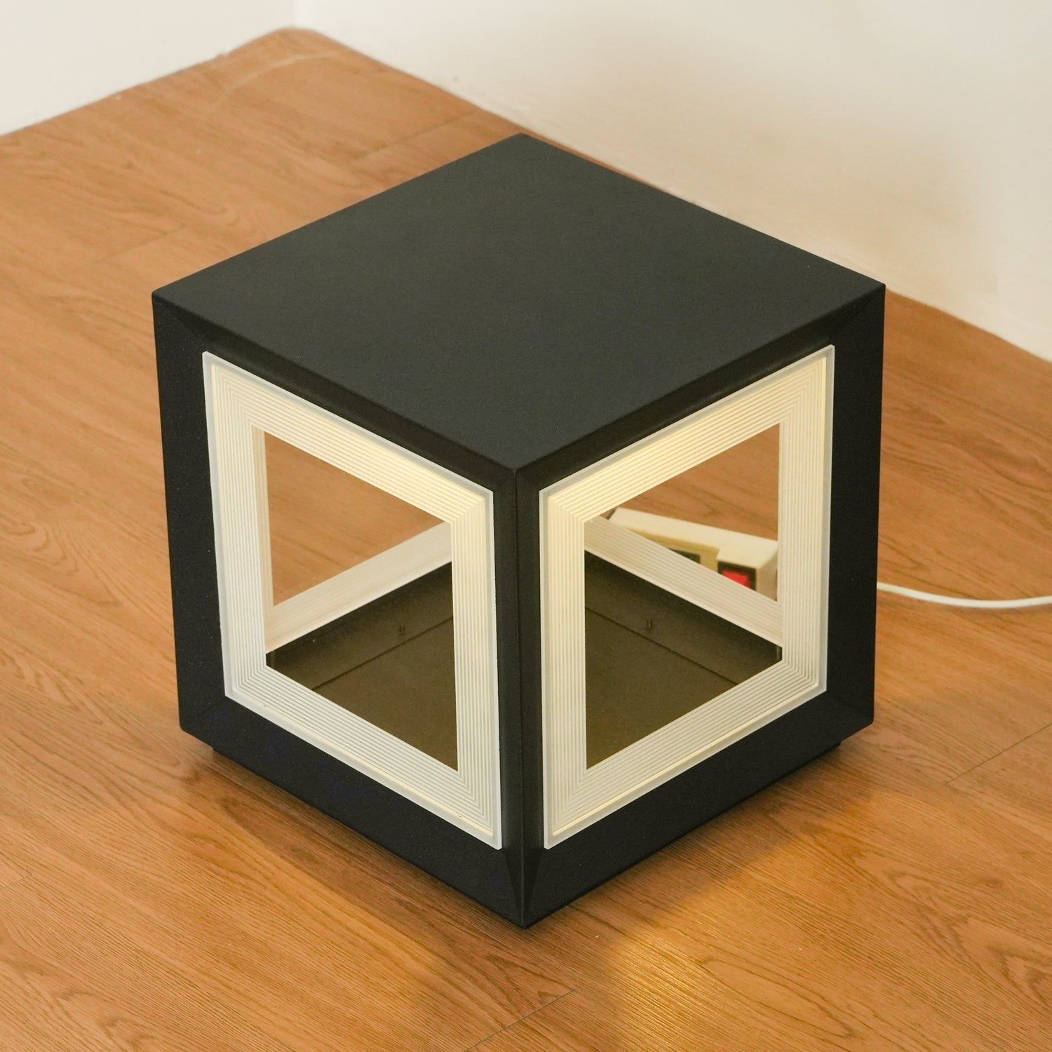 Meridian Cube Path Light