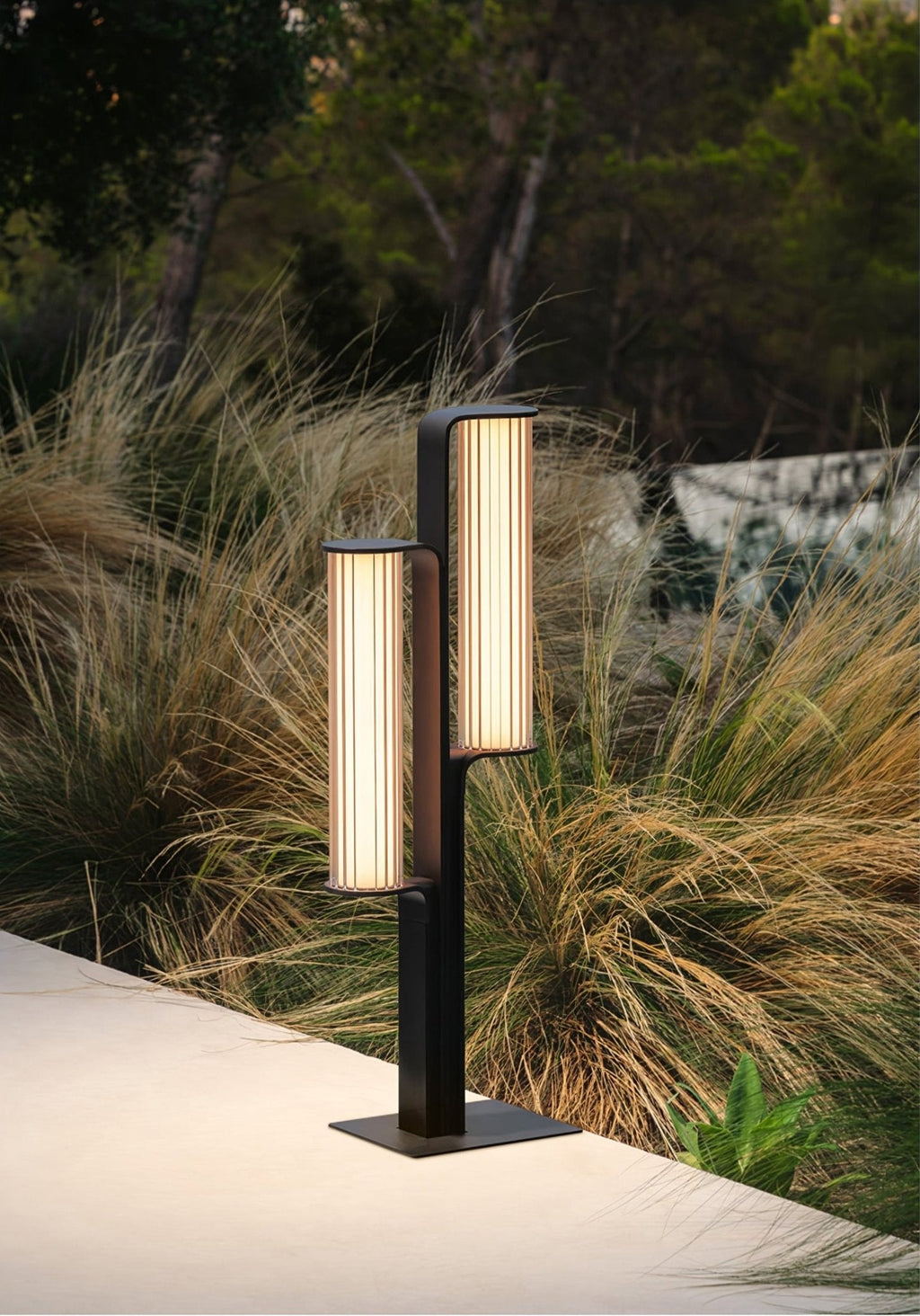 Lumo Arc Duo Architectural Post Light