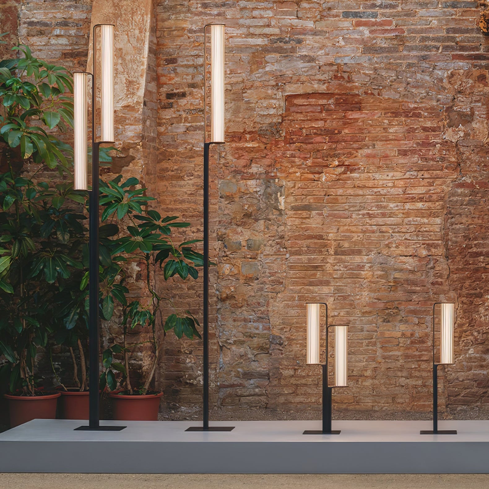Lumo Arc Duo Architectural Post Light