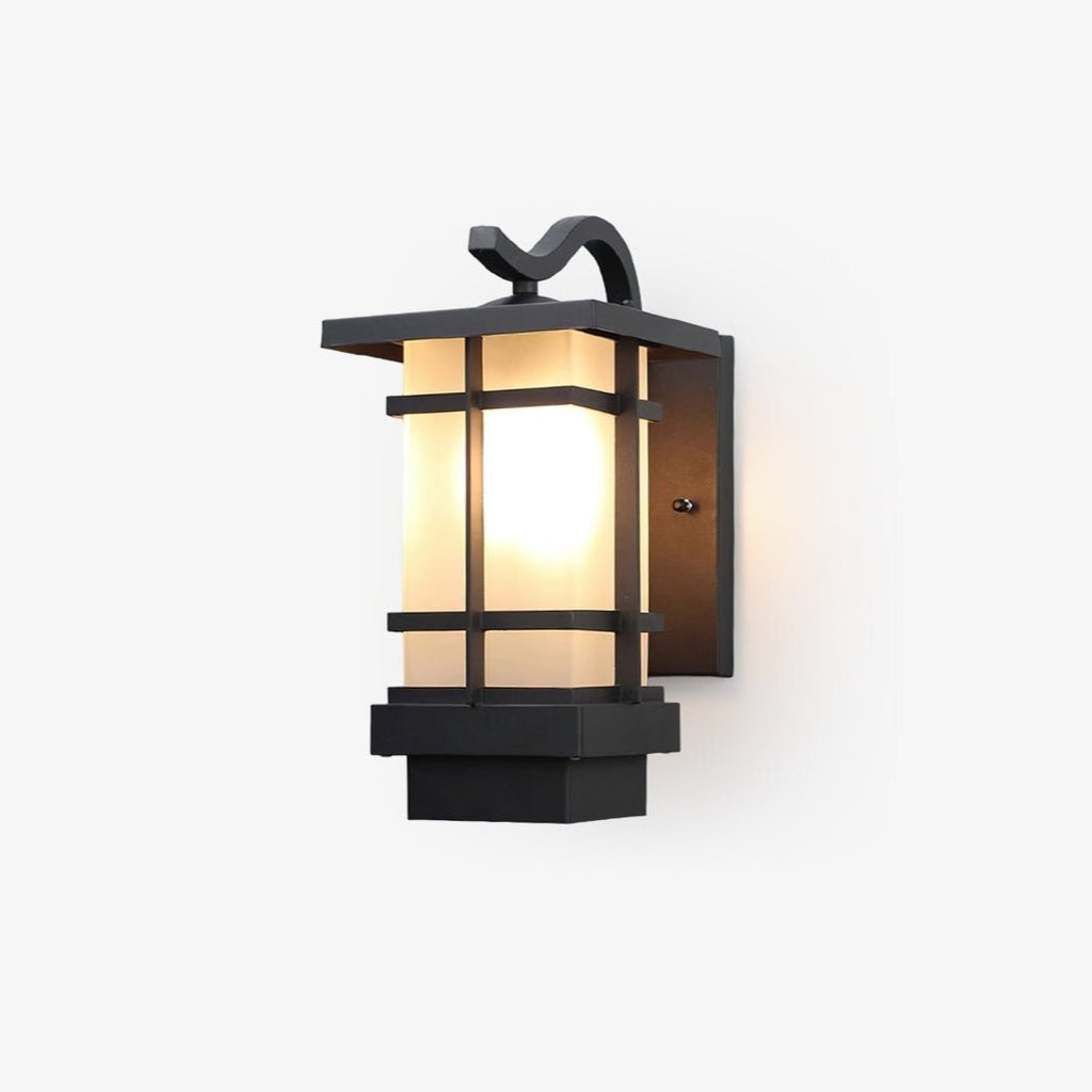 Madison Heritage Lantern Wall Light