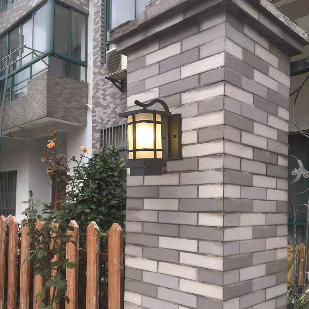 Madison Heritage Lantern Wall Light