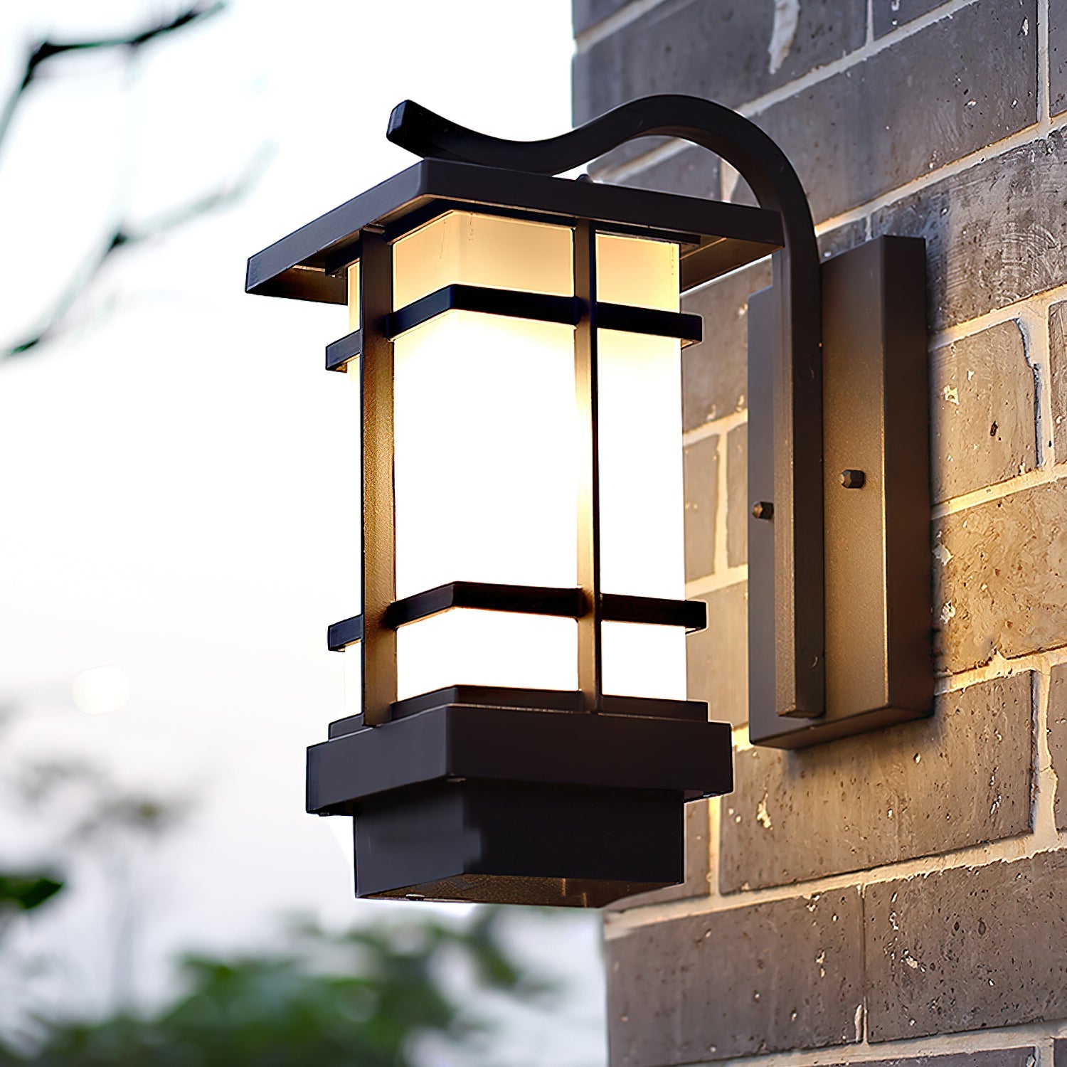 Madison Heritage Lantern Wall Light