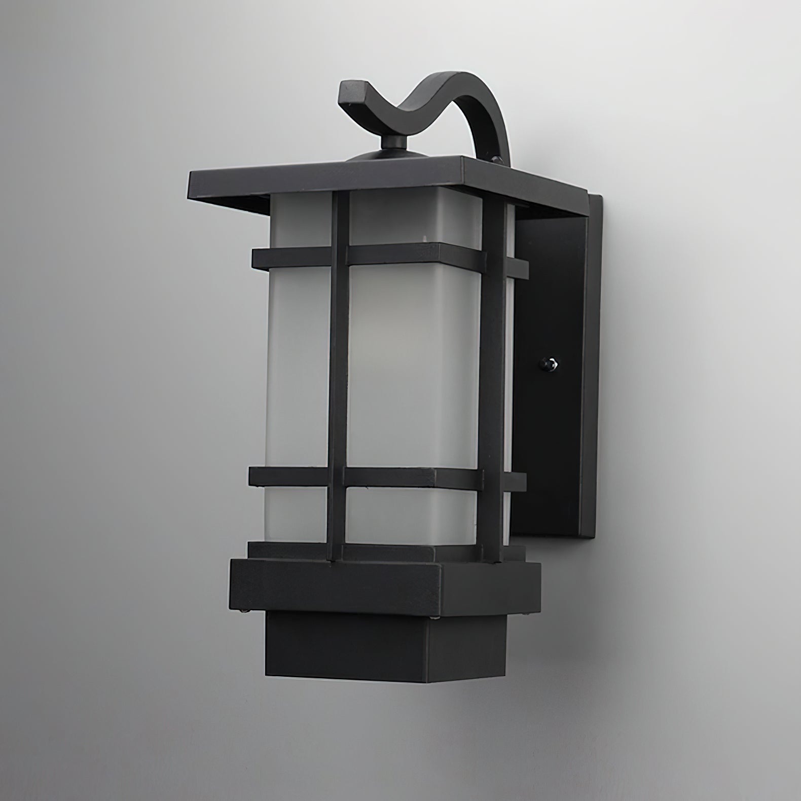 Madison Heritage Lantern Wall Light