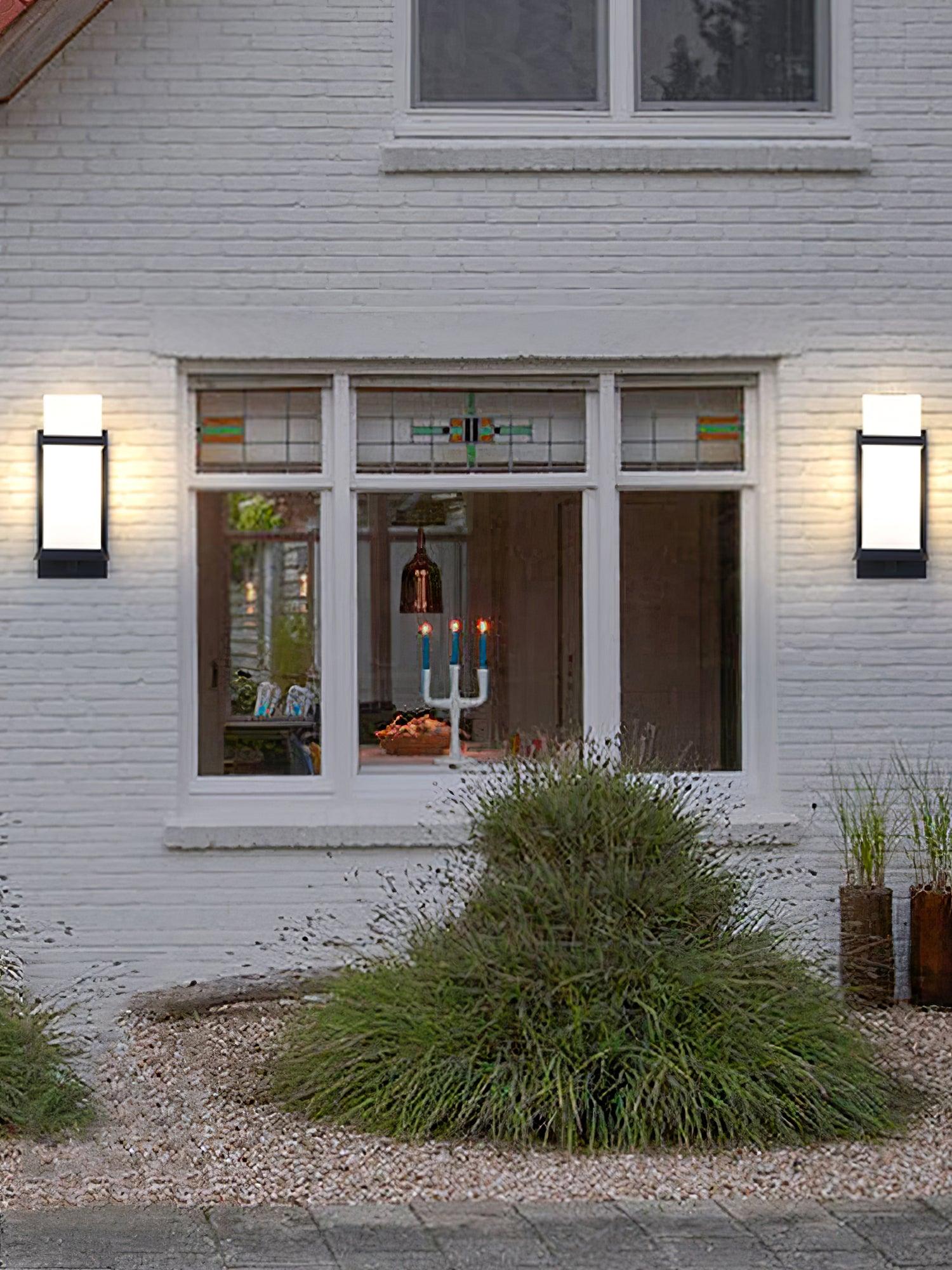 Mcdade Strata Minimal Wall Light