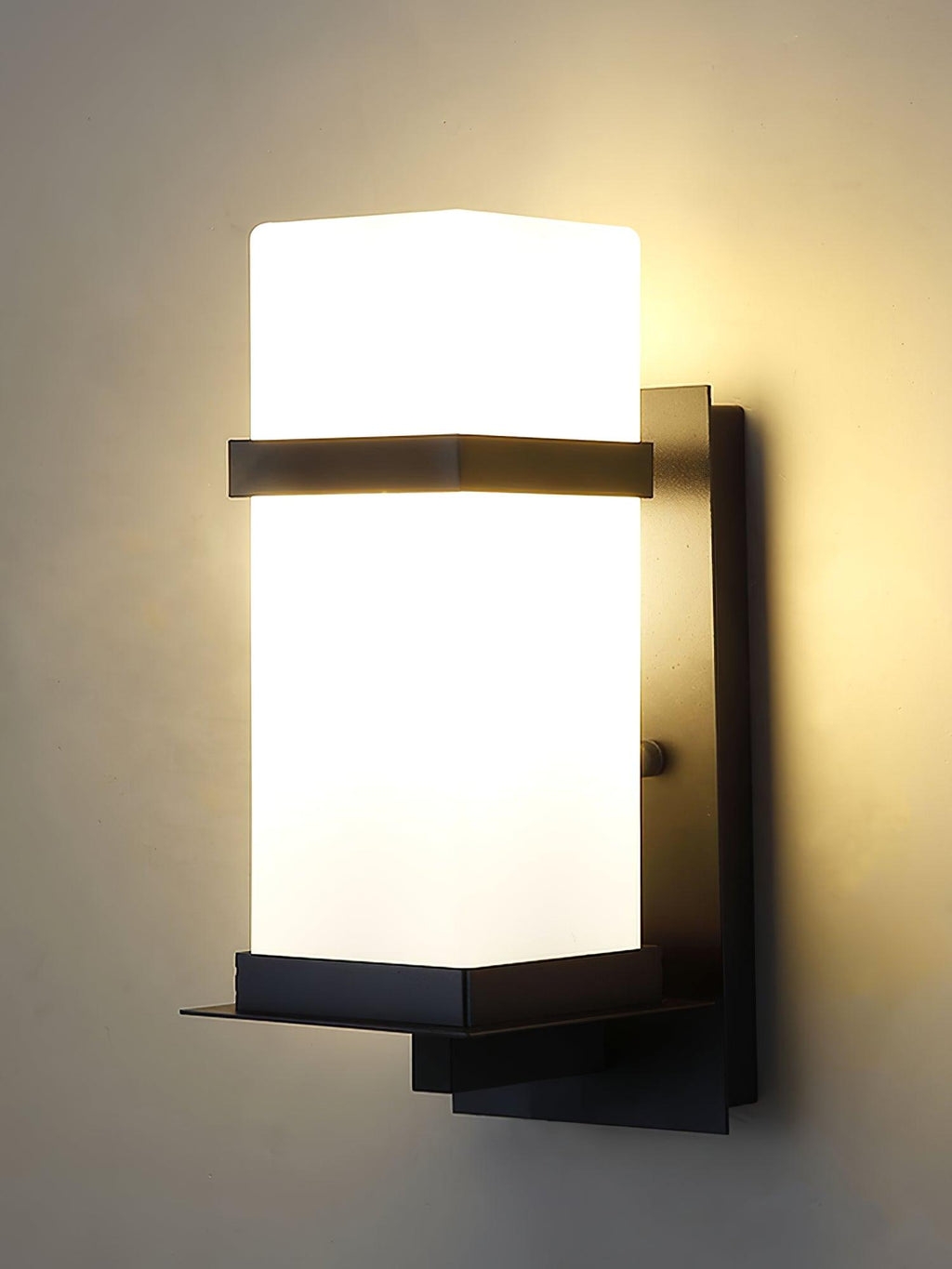 Mcdade Strata Minimal Wall Light