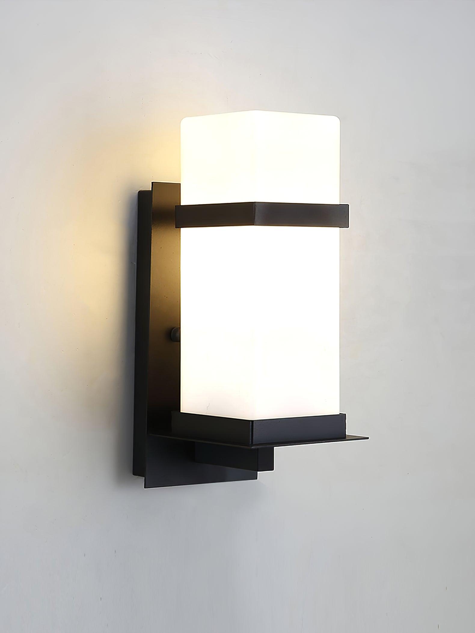 Mcdade Strata Minimal Wall Light