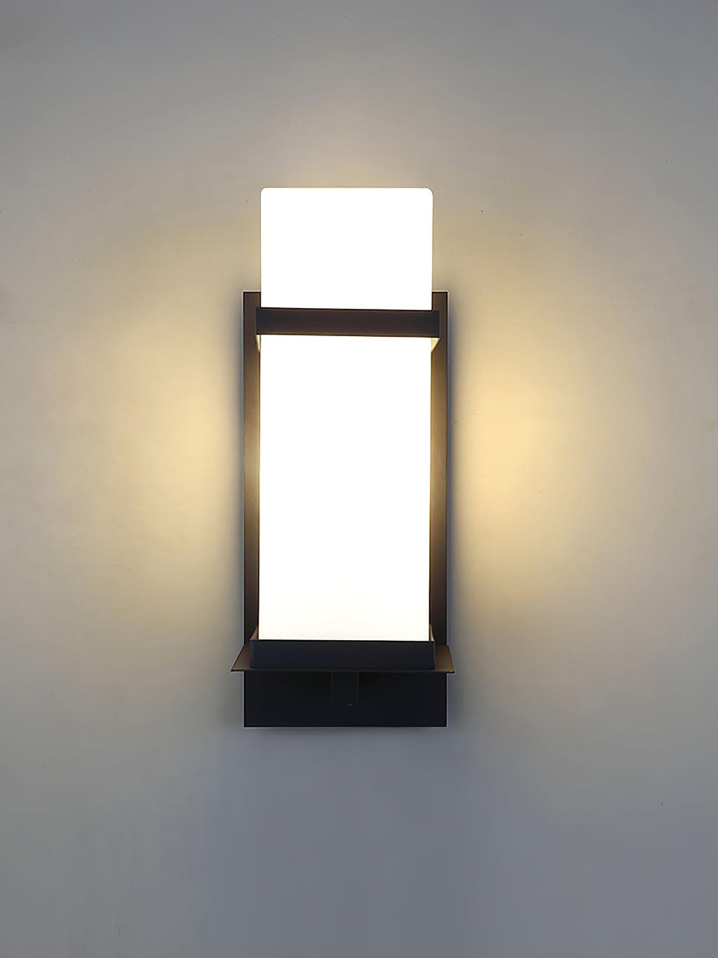 Mcdade Strata Minimal Wall Light