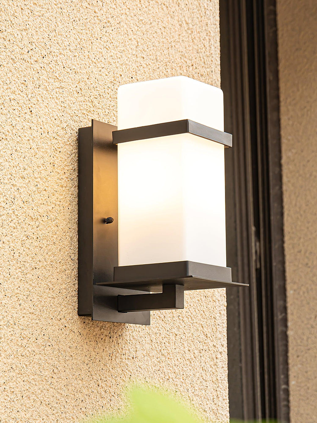 Mcdade Strata Minimal Wall Light