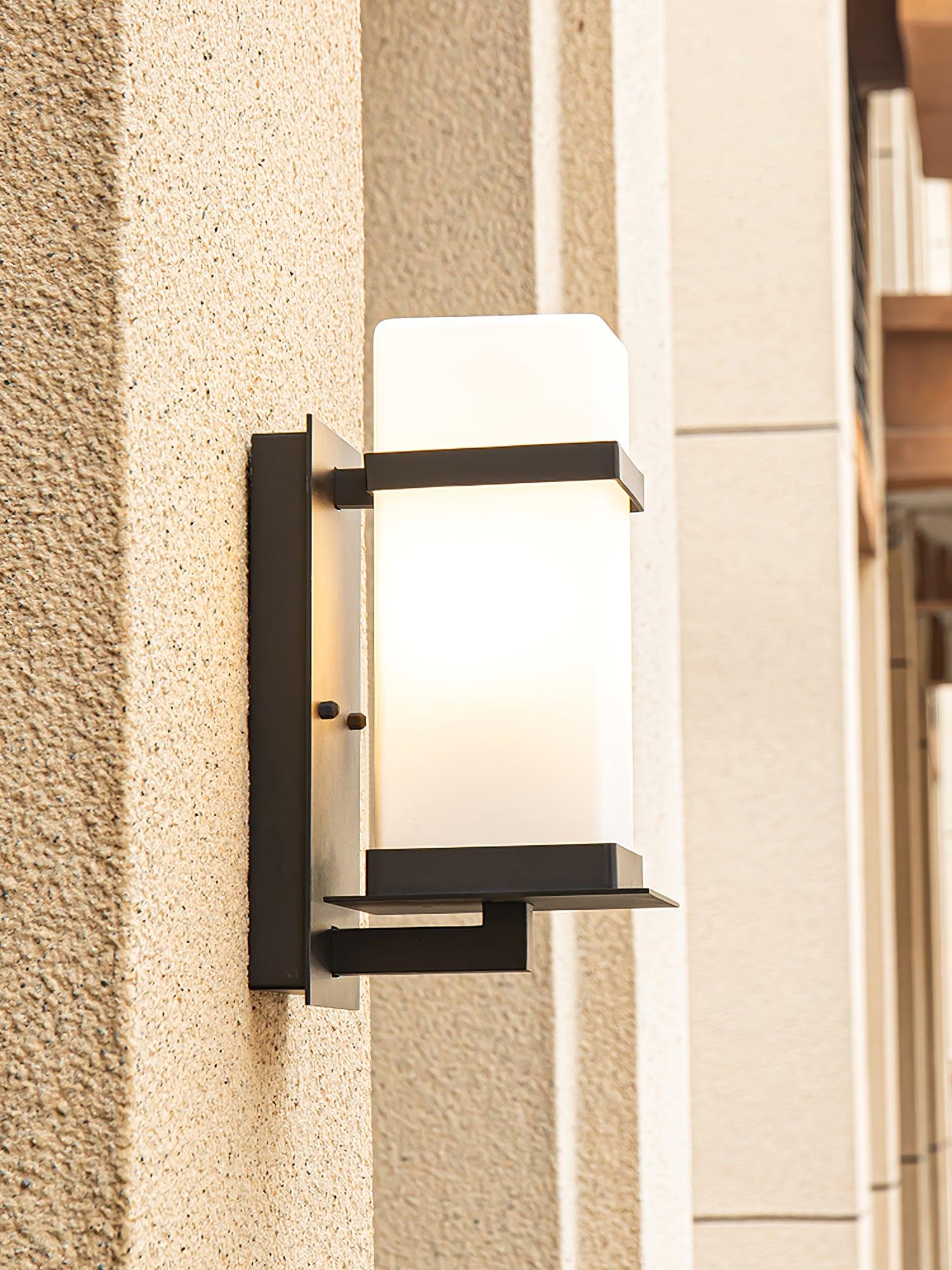 Mcdade Strata Minimal Wall Light