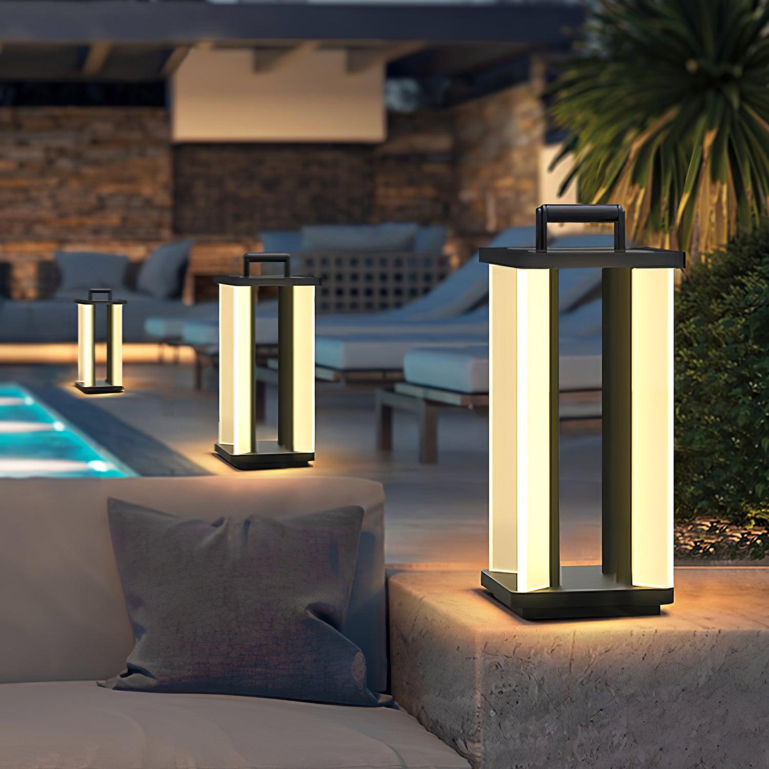 MetroLuxe Minimal Steel Walkway Light
