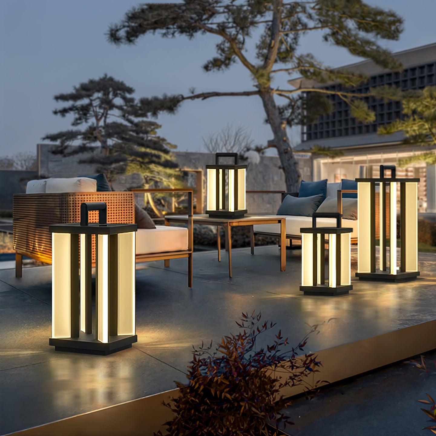 MetroLuxe Minimal Steel Walkway Light