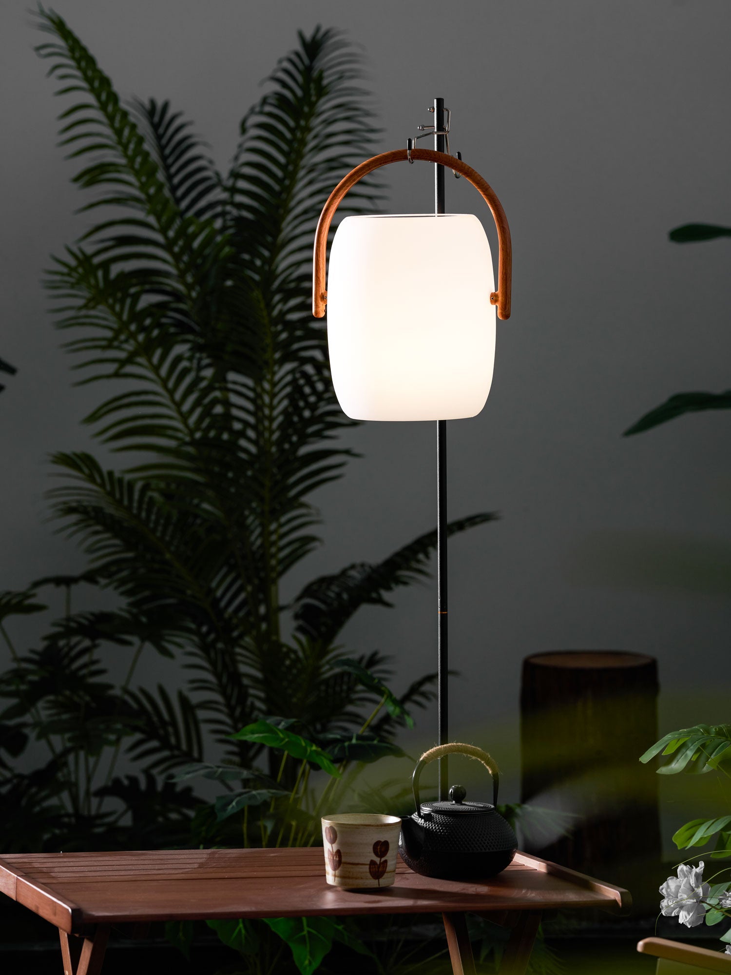 Noria Soft Glow Solar Lantern