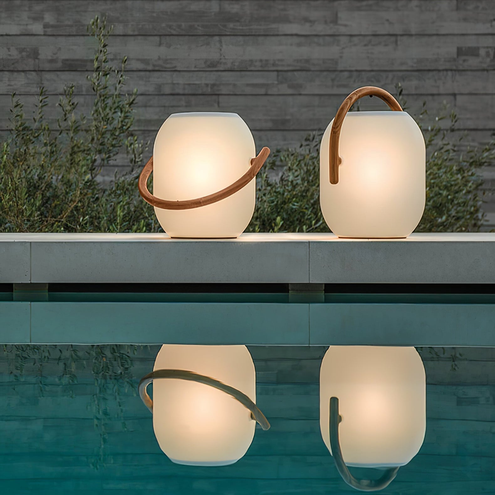 Noria Soft Glow Solar Lantern