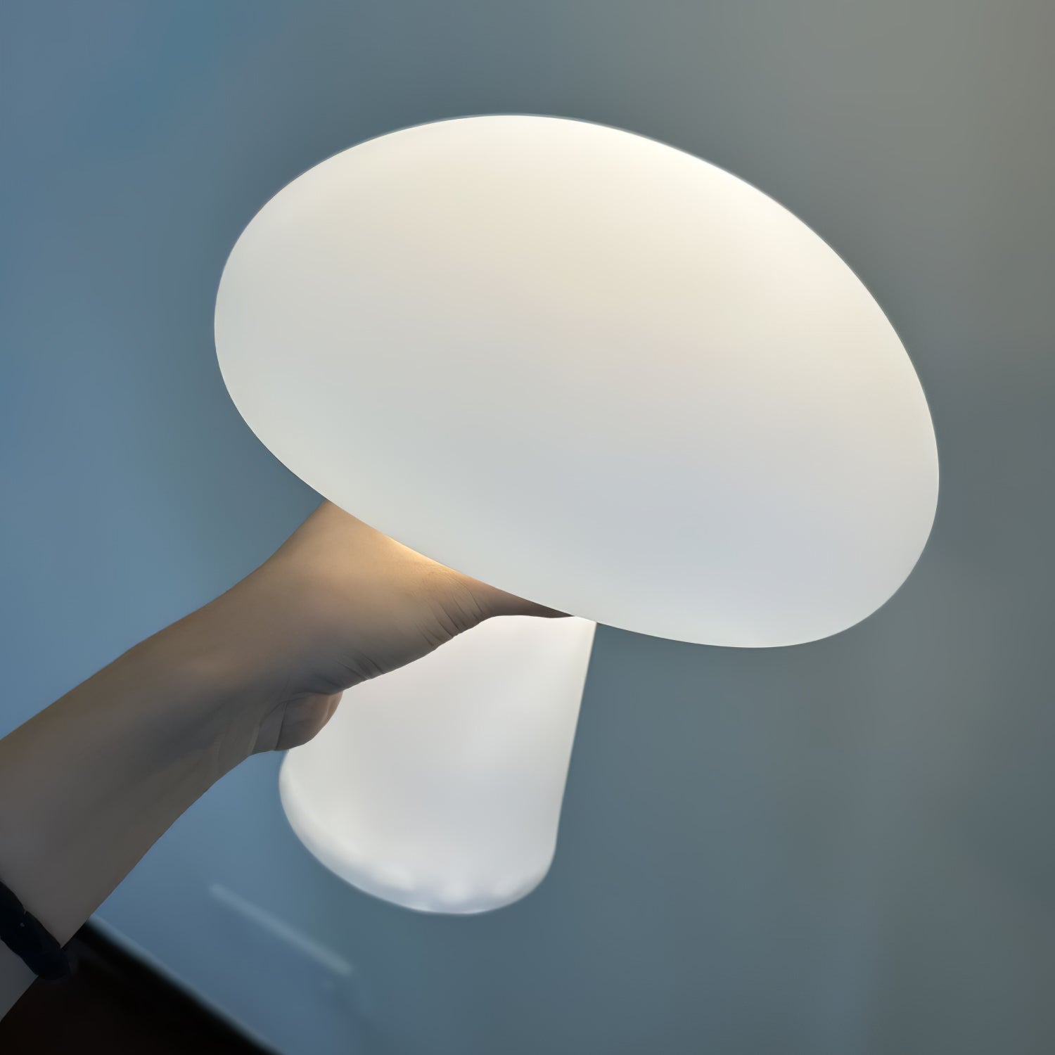 Obello Arc Glass Table Lamp