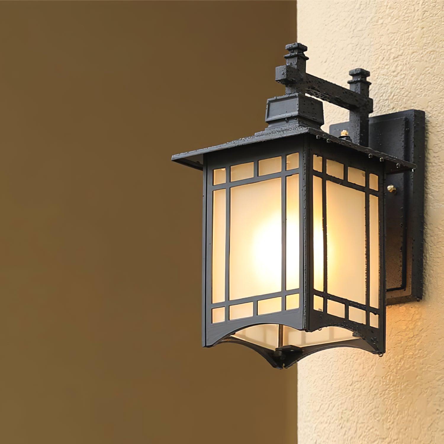 Orm House Minimal Arc Wall Light