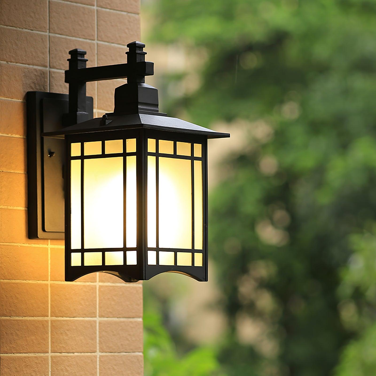 Orm House Minimal Arc Wall Light