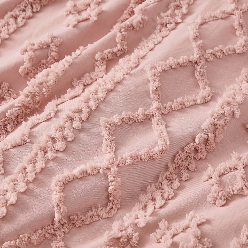 Tufted comforter detail, Pink