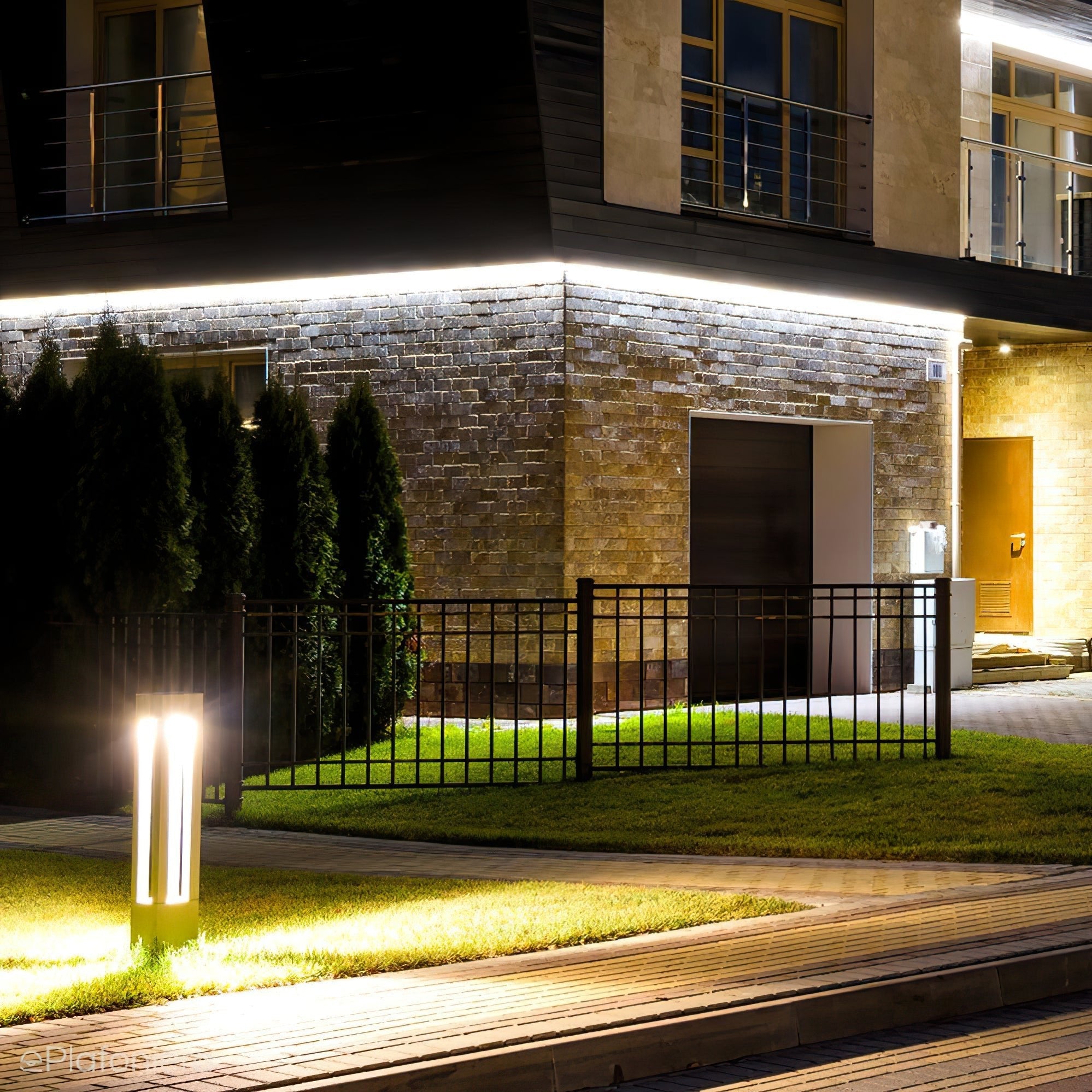 Meridian Linear Path Light