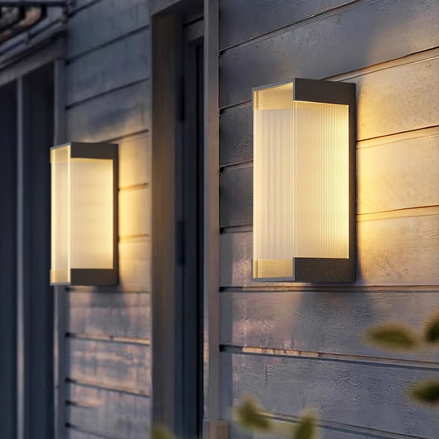 Mono Linear Solar Wall Light