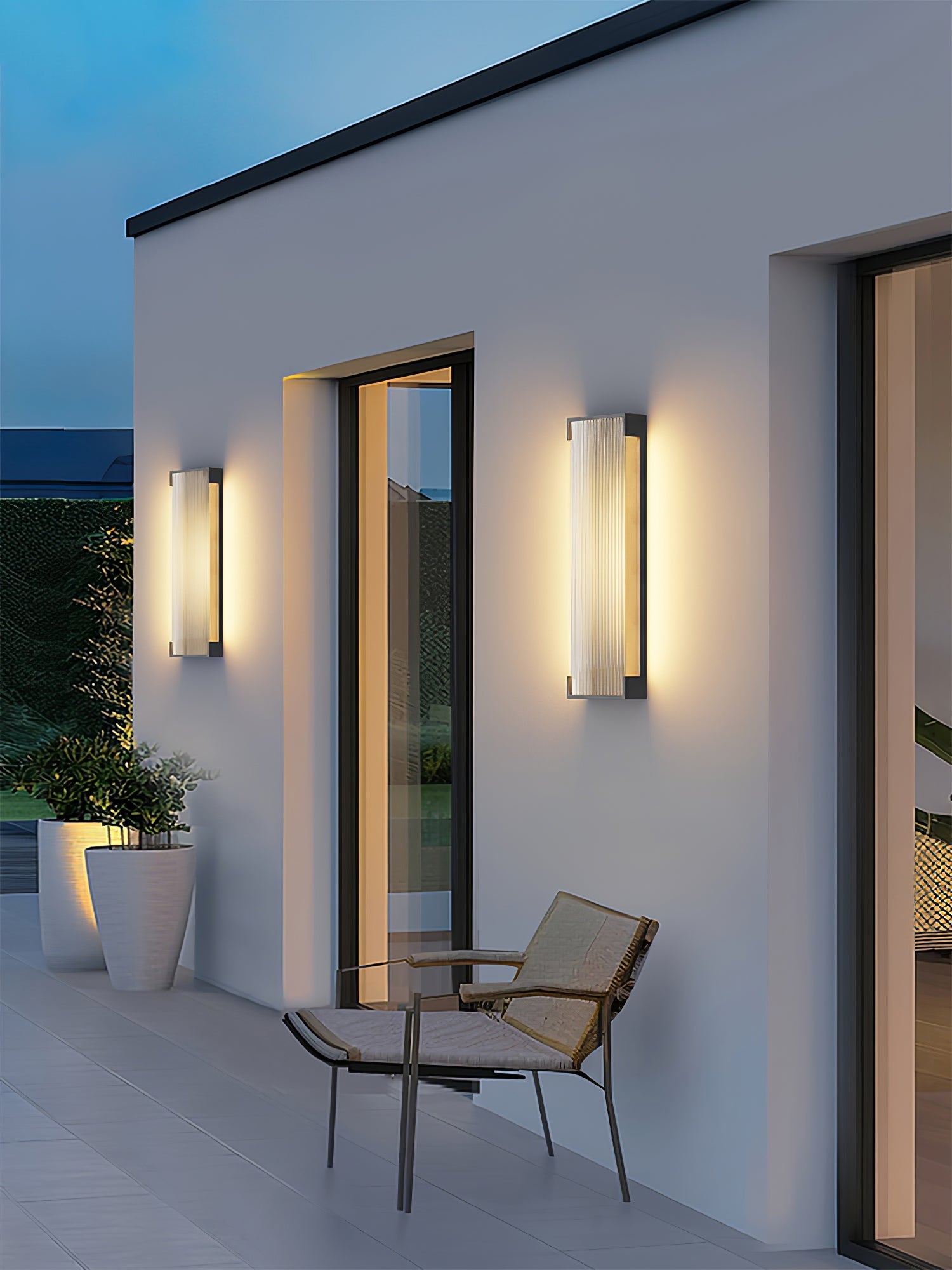 Mono Linear Solar Wall Light