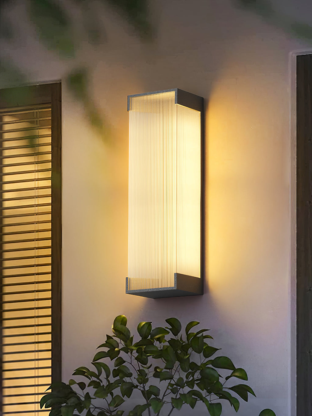 Mono Linear Solar Wall Light