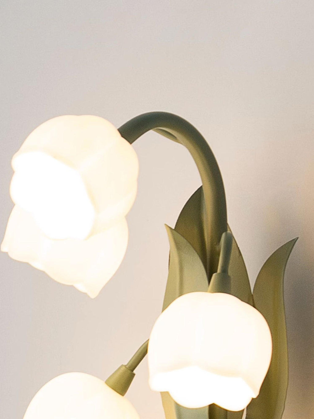 Sara Orchid Light