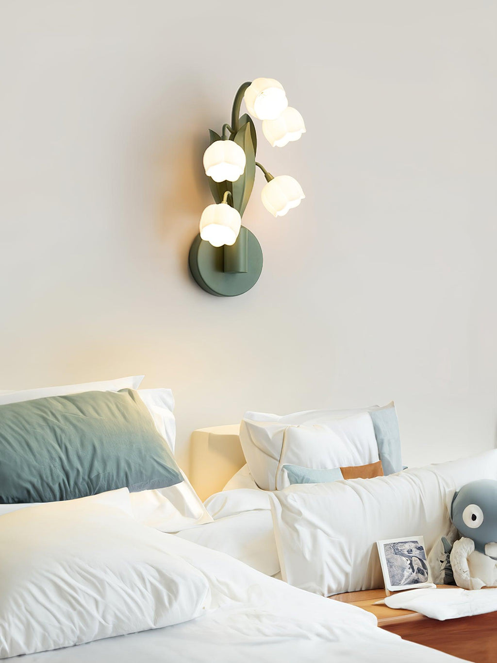 Sara Orchid Light