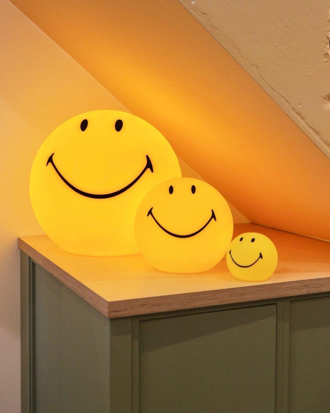 Sol Smile Soft Table Lamp