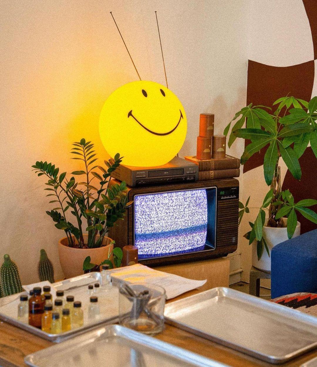 Sol Smile Soft Table Lamp