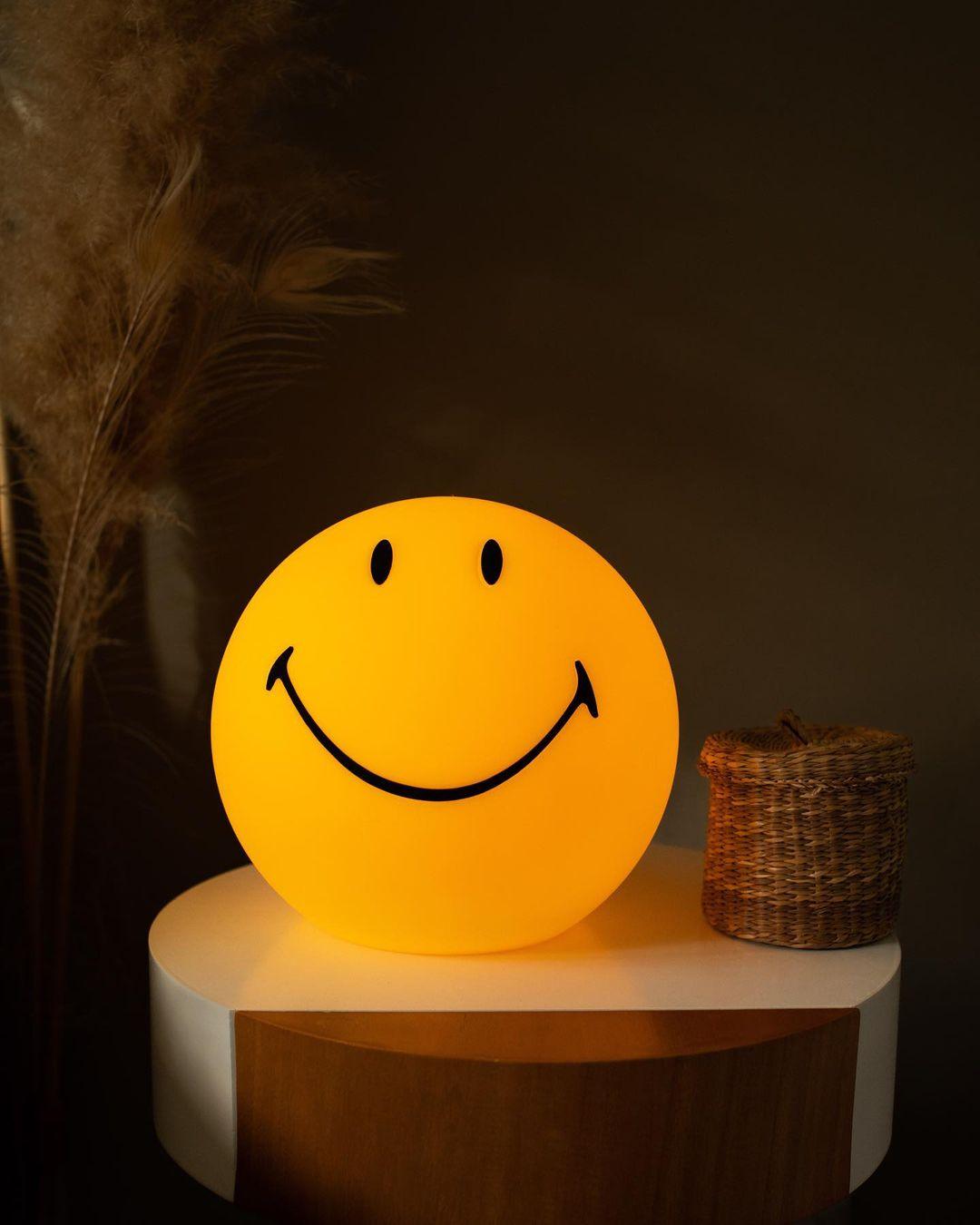 Sol Smile Soft Table Lamp