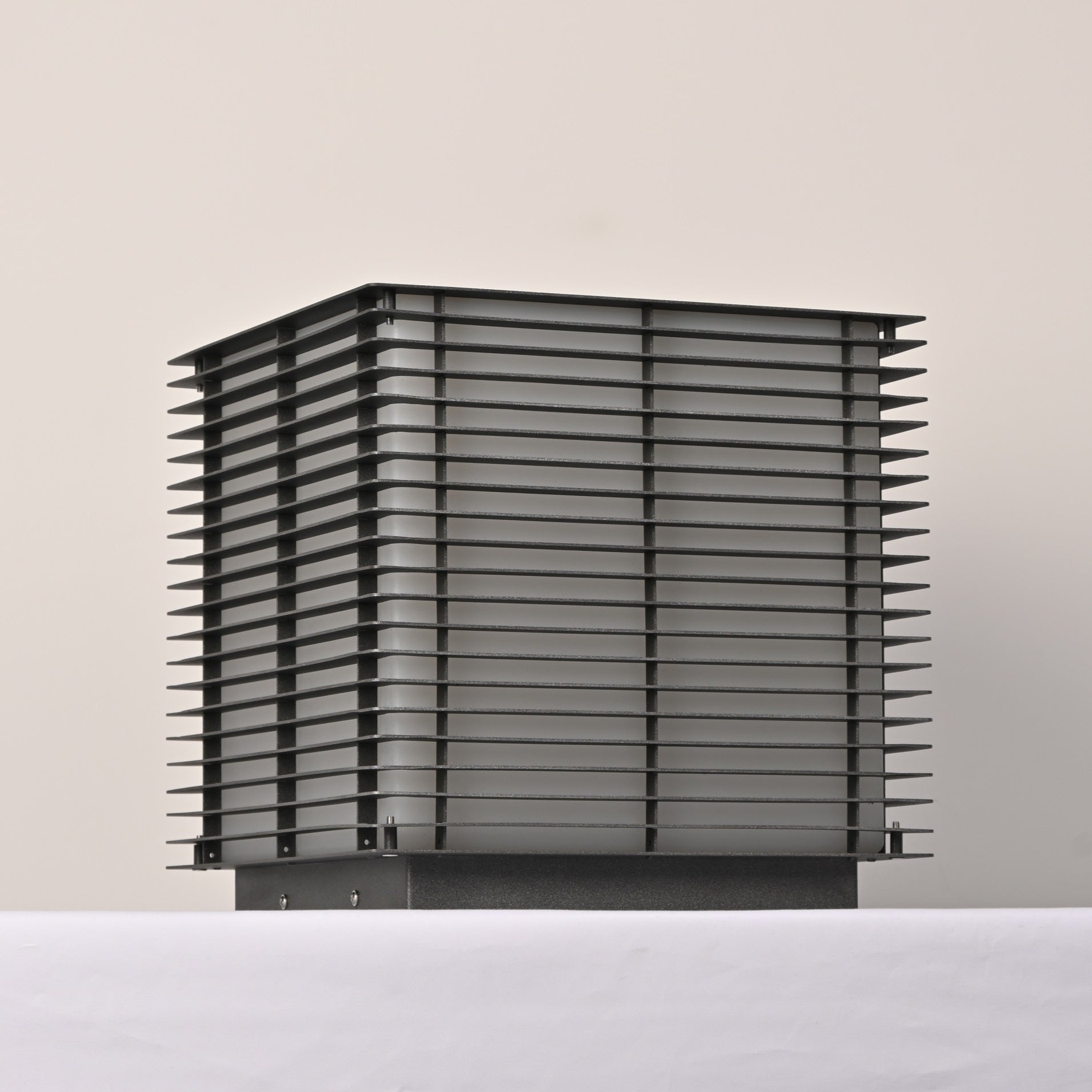 Grid Louvered Garden Light