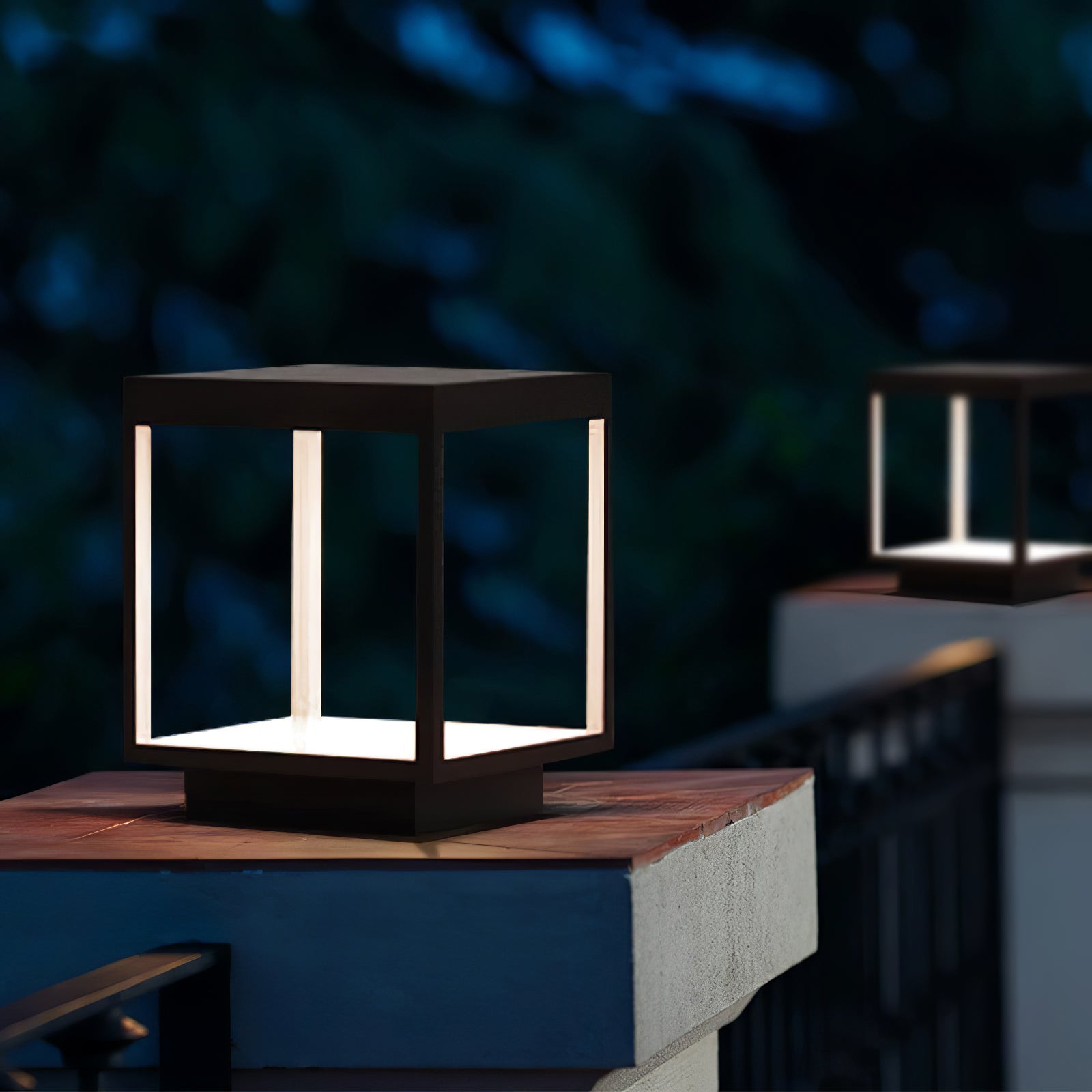 Noir Square Frame Solar Post Light