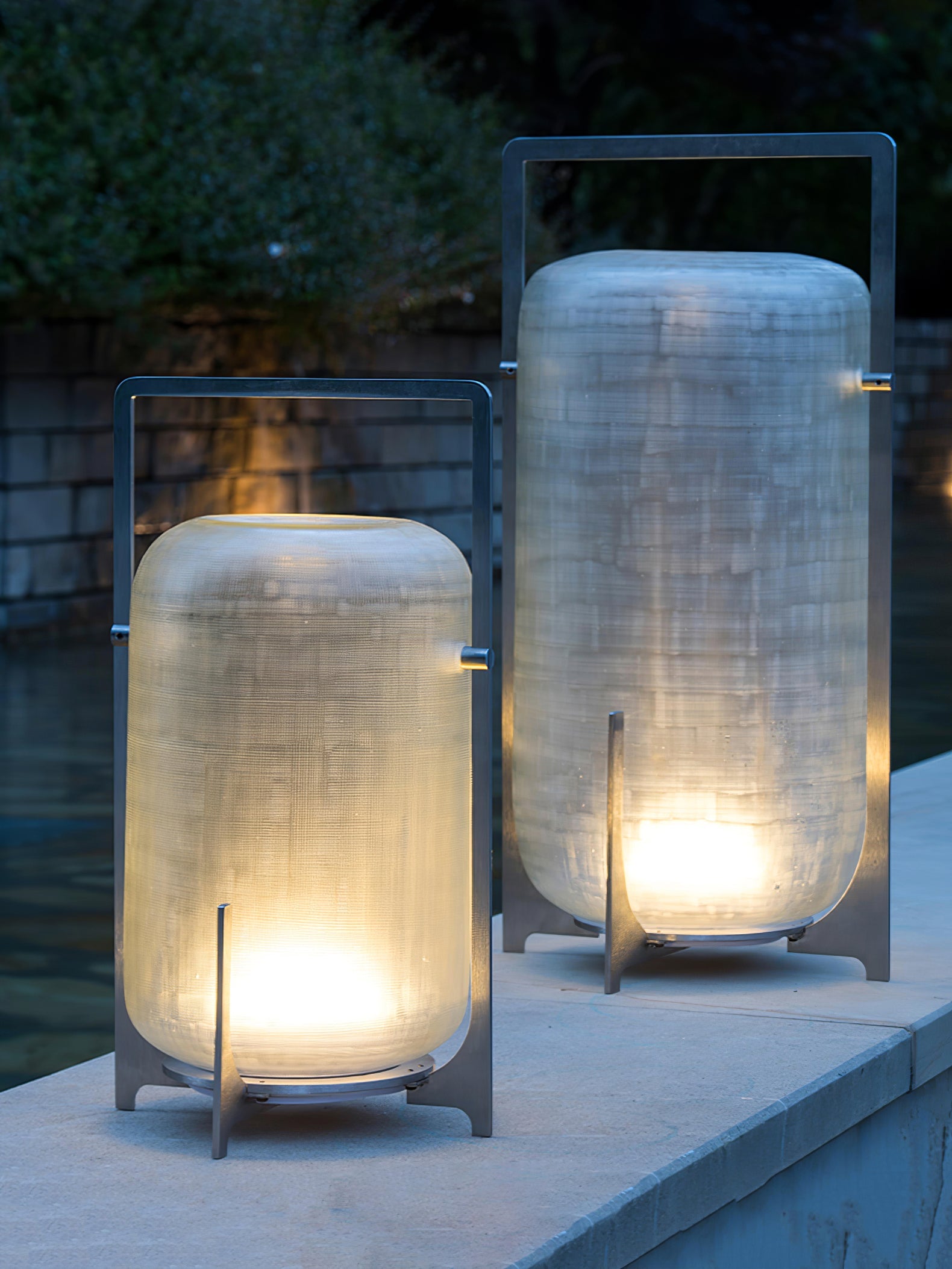 Twilight Sculpted Lantern Lamp