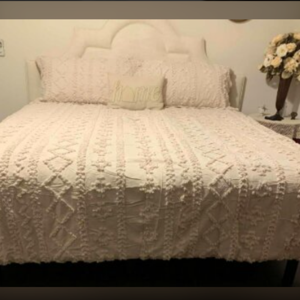 Customer photo, tufted comforter